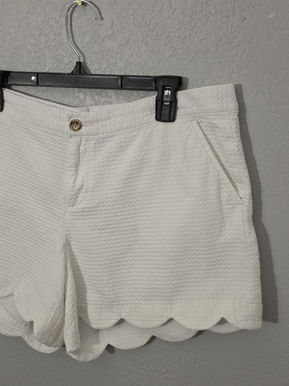Lilly Pulitzer The Buttercup Scalloped Shorts White Textured Cotton Womens 14 - Picture 3 of 9